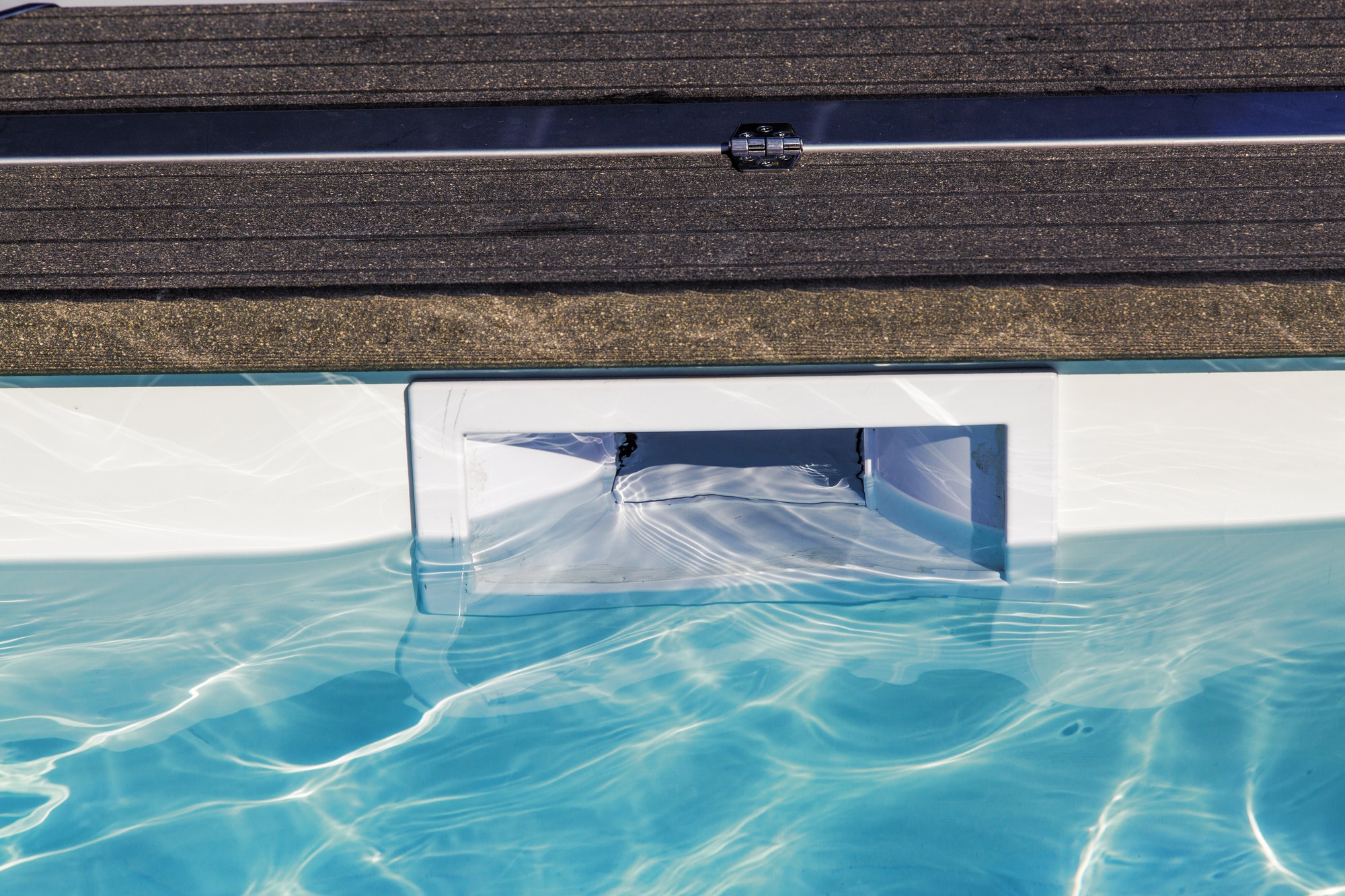 hatch skimmer system of private pool